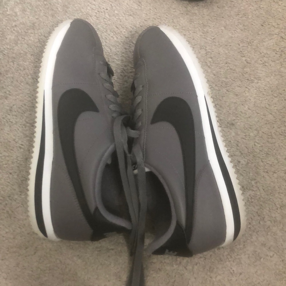 Nike Cortez men 8.5 women 10